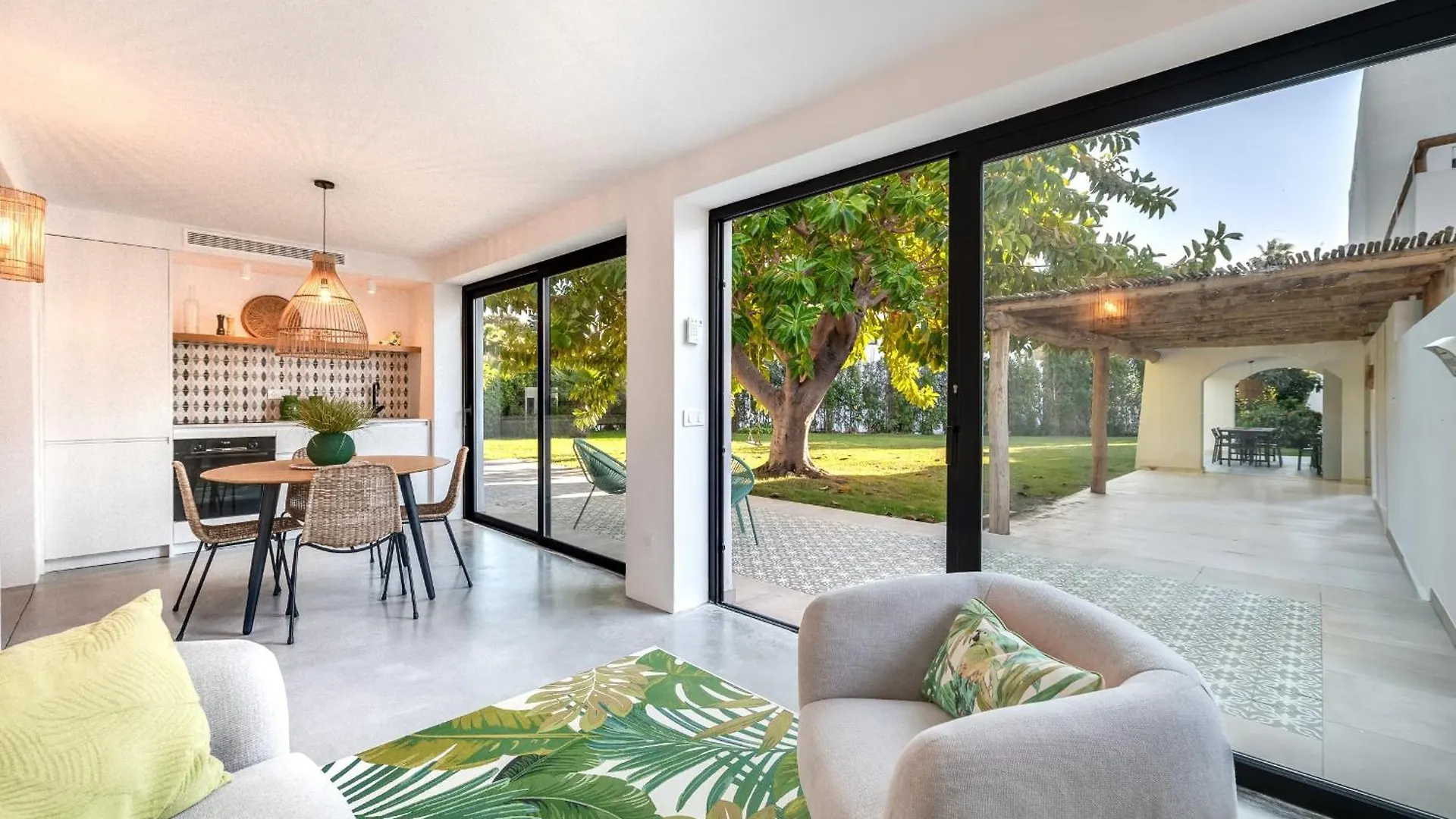 מארבלה All About Villa Jori