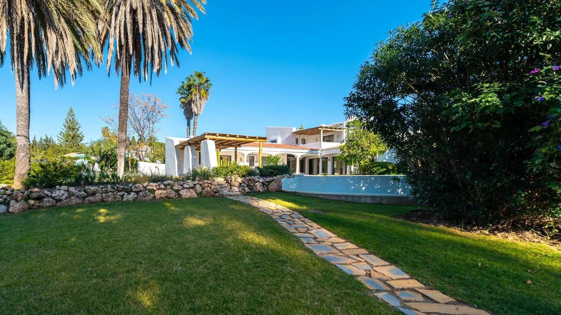 All About Villa Jori Marbella