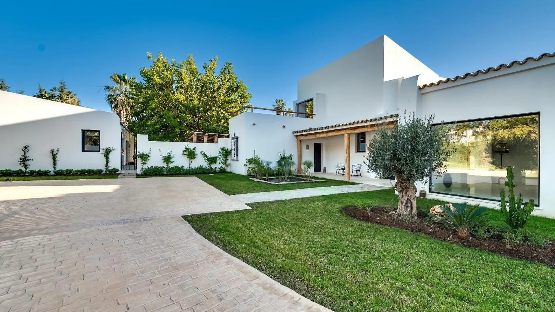 All About Villa Jori Marbella